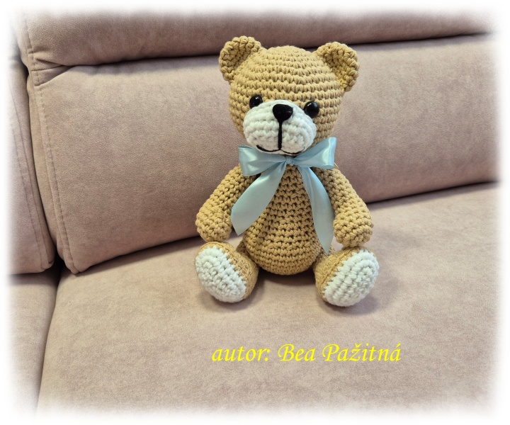 Hnedy macko s maslou